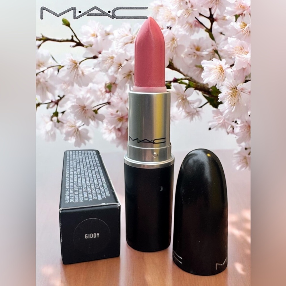 MAC GIDDY Lustre Lipstick. NEW IN BOX. - Picture 10 of 13